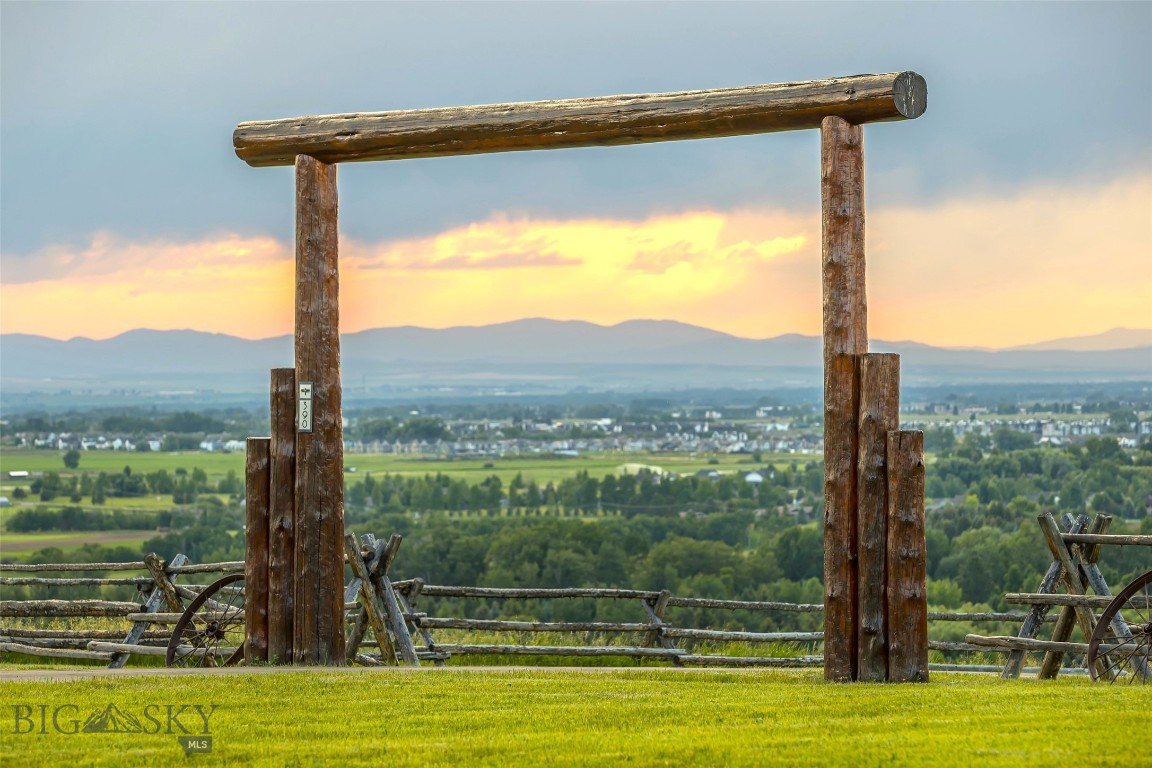 390 Hayrake Lane, Bozeman, Montana