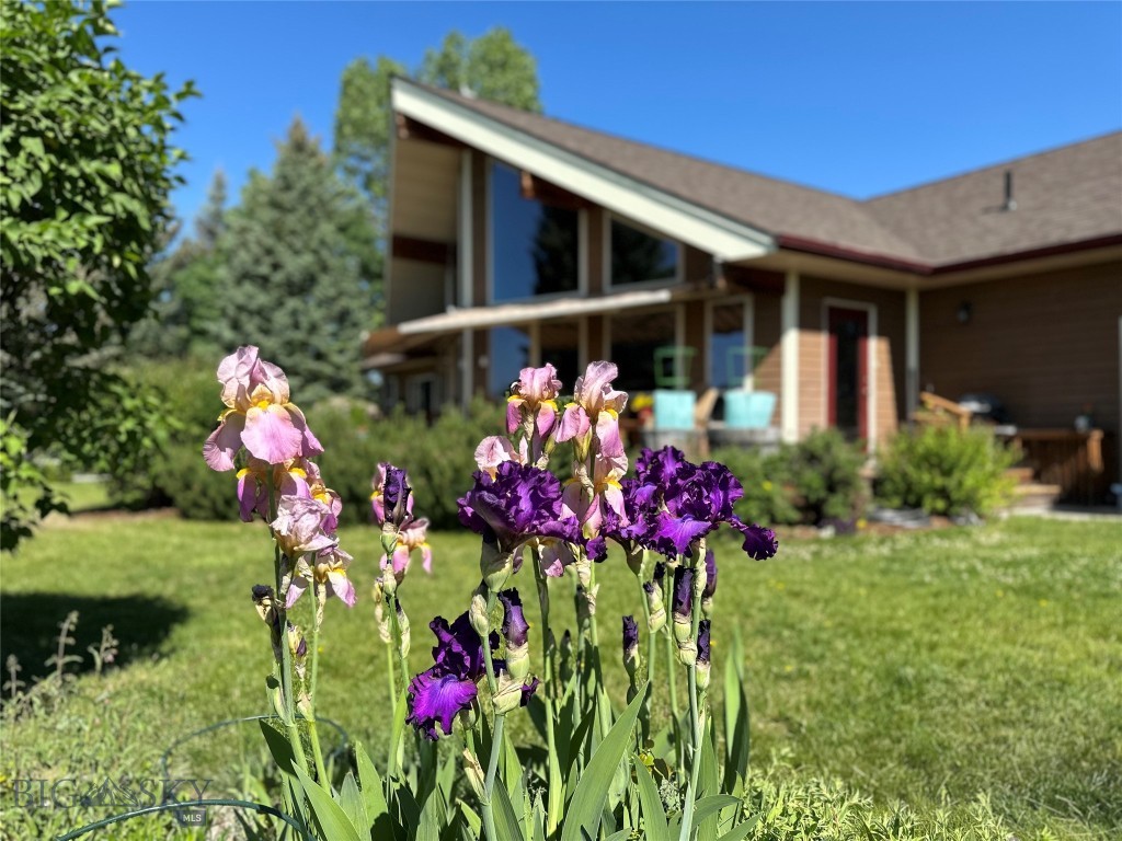 330 Evening Star Ln, Bozeman