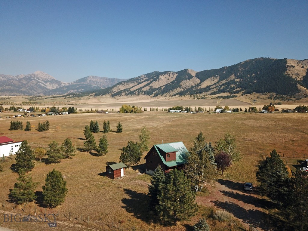 5680 Foster Lane, Belgrade, Montana