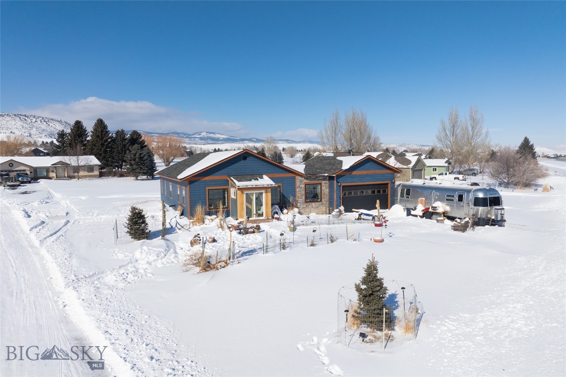 2 Lone Mountain Court, Ennis