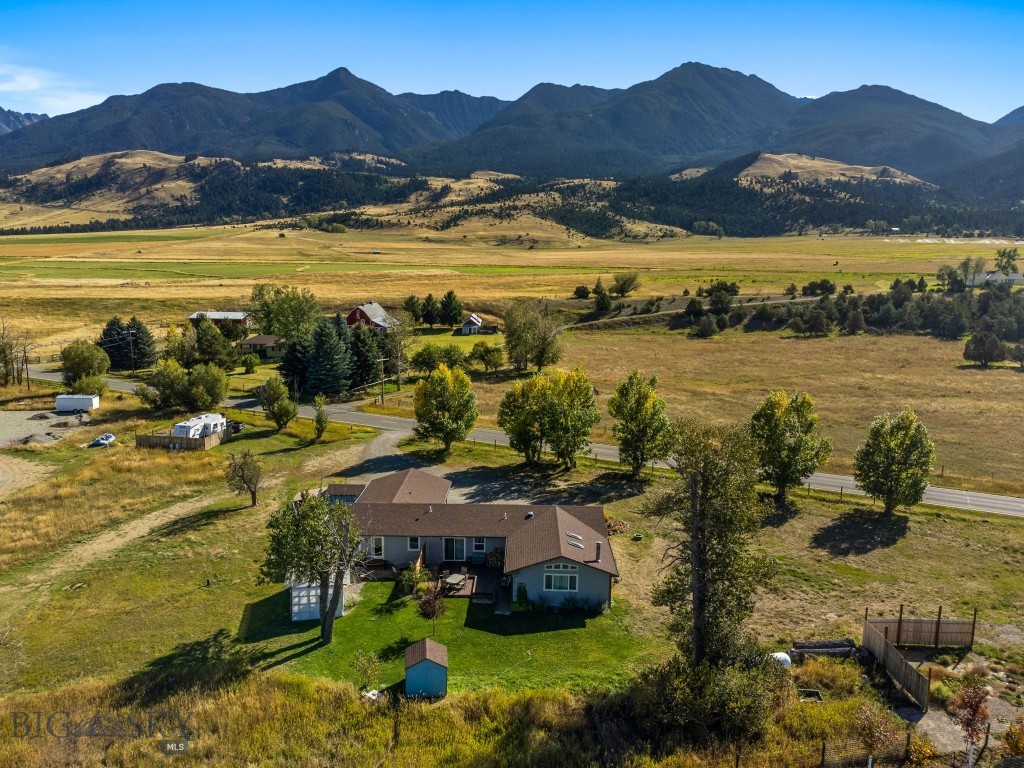 2163 E River Road, Livingston, Montana