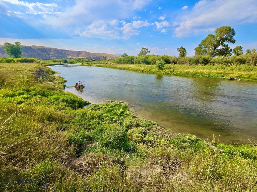 NHN E Bench Road, Twin Bridges, Montana