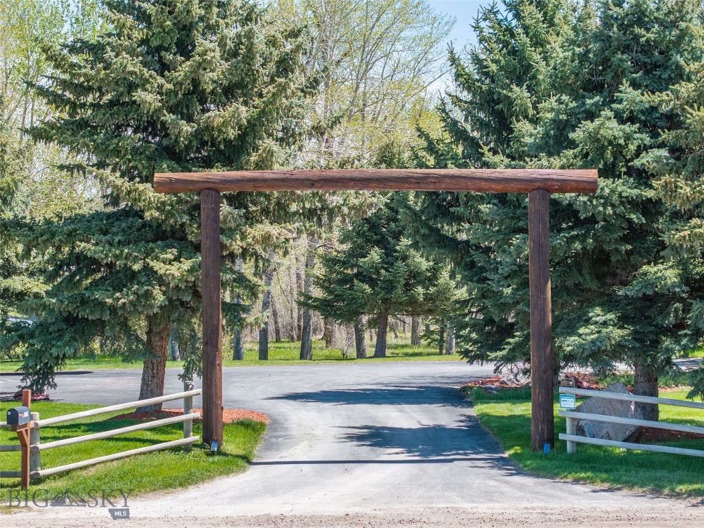 9704 River Road, Bozeman