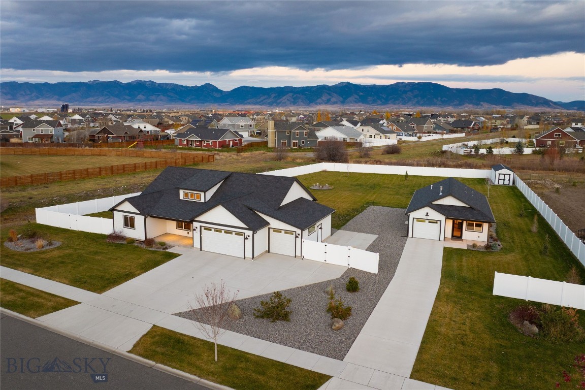915 Stewart Loop, Bozeman